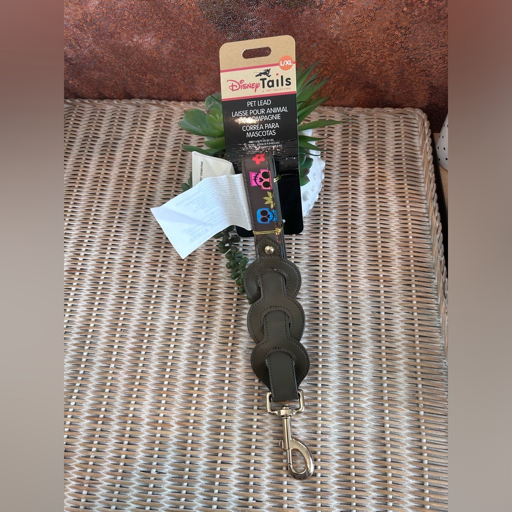 Disney Parks Disney Tails Coco Pet Lead Leash in size L/XL.
